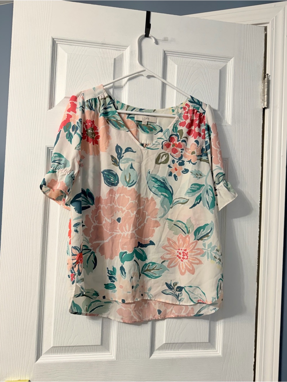 Loft floral work blouse, size small. Does fit a bit large